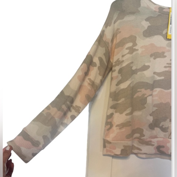 NWT Bixby Nomad Women’s Pastel Camouflage Soft Knit Brushed Crewneck SzL - Picture 10 of 12